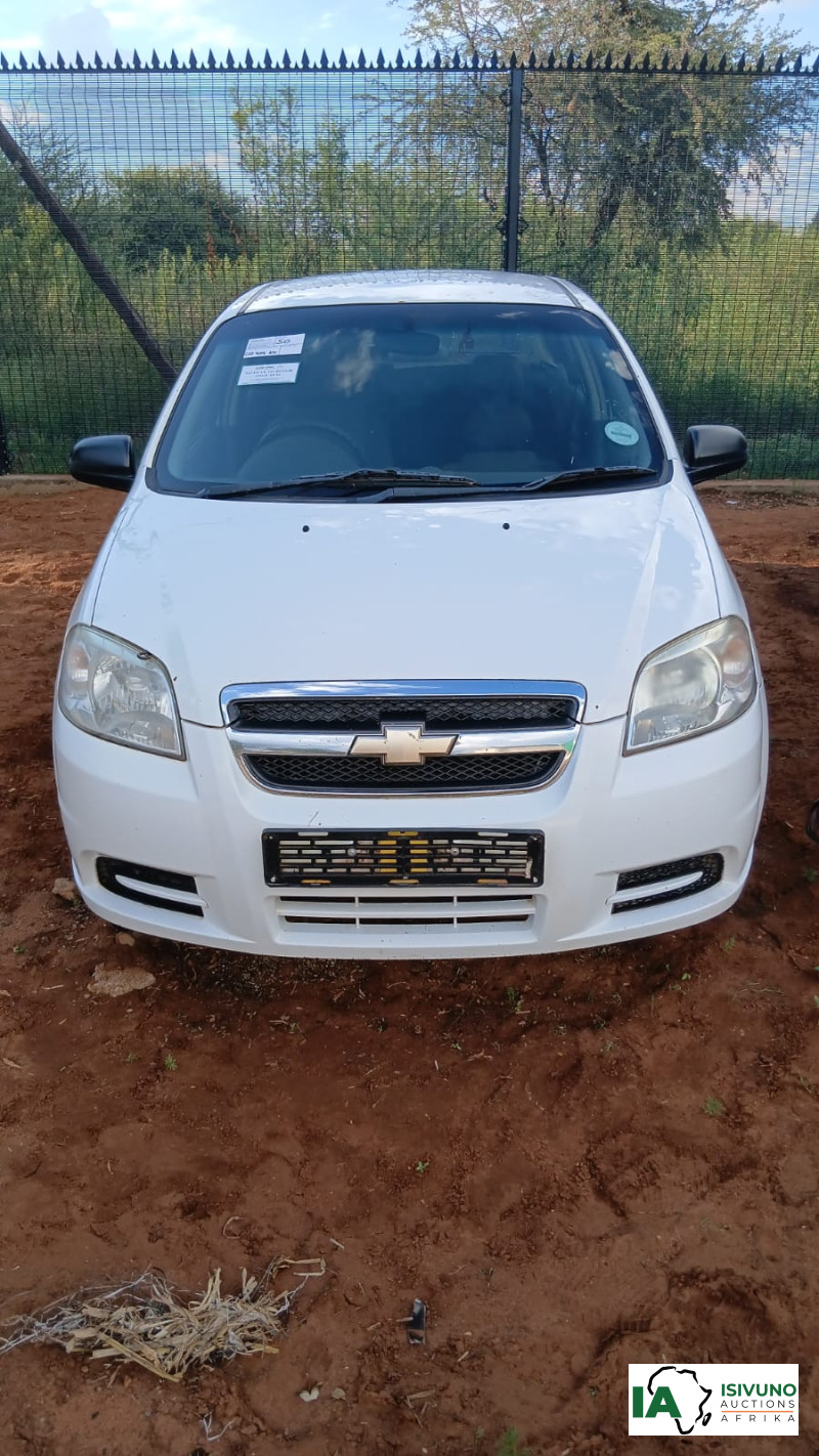 Toyota Avanza — Front View