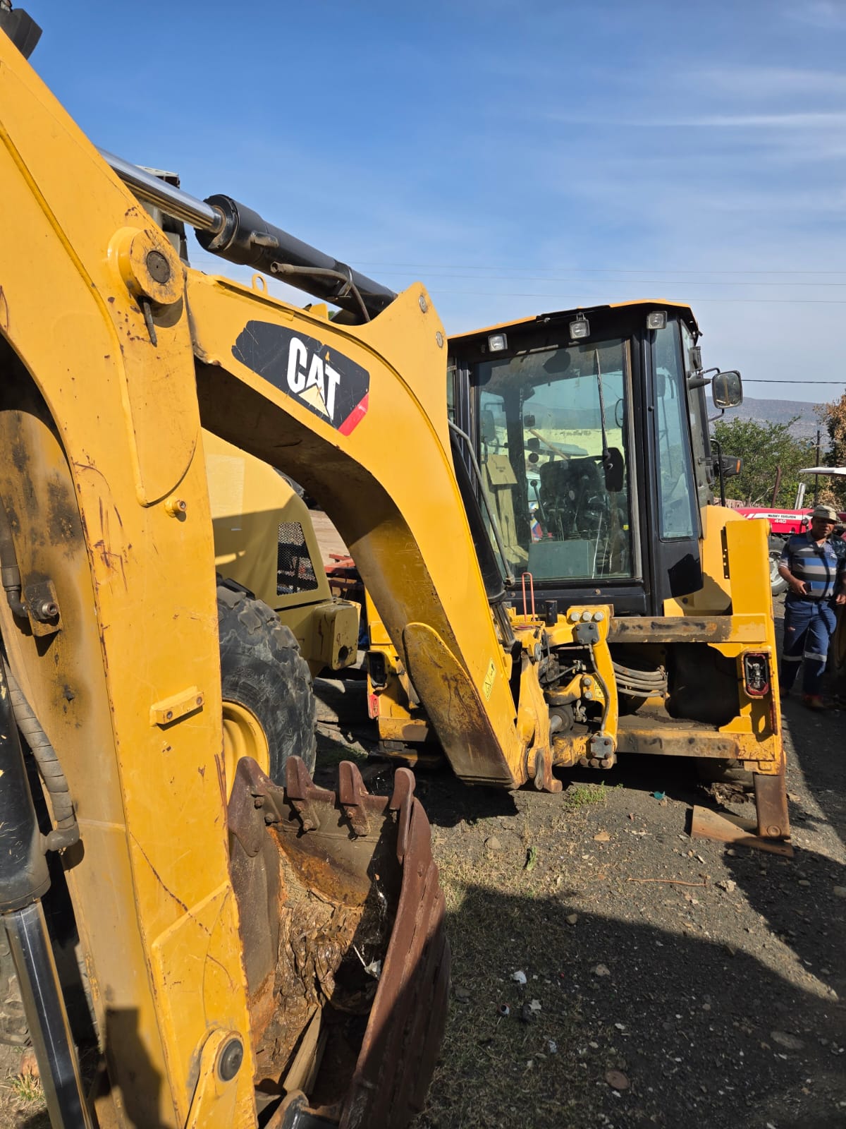 CAT 320D Excavator — Full Side