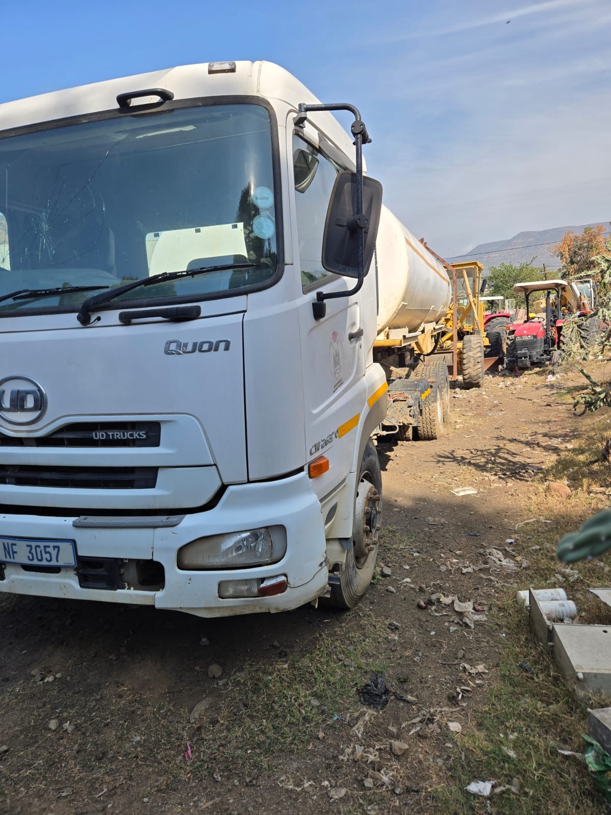 UD Trucks Quon — Side View