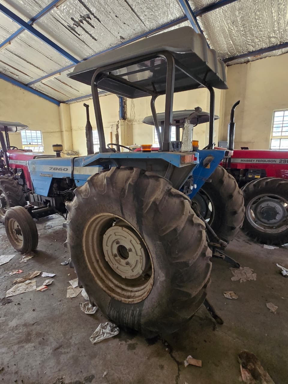 Landini 7860 & Massey Ferguson — Indoor Rear