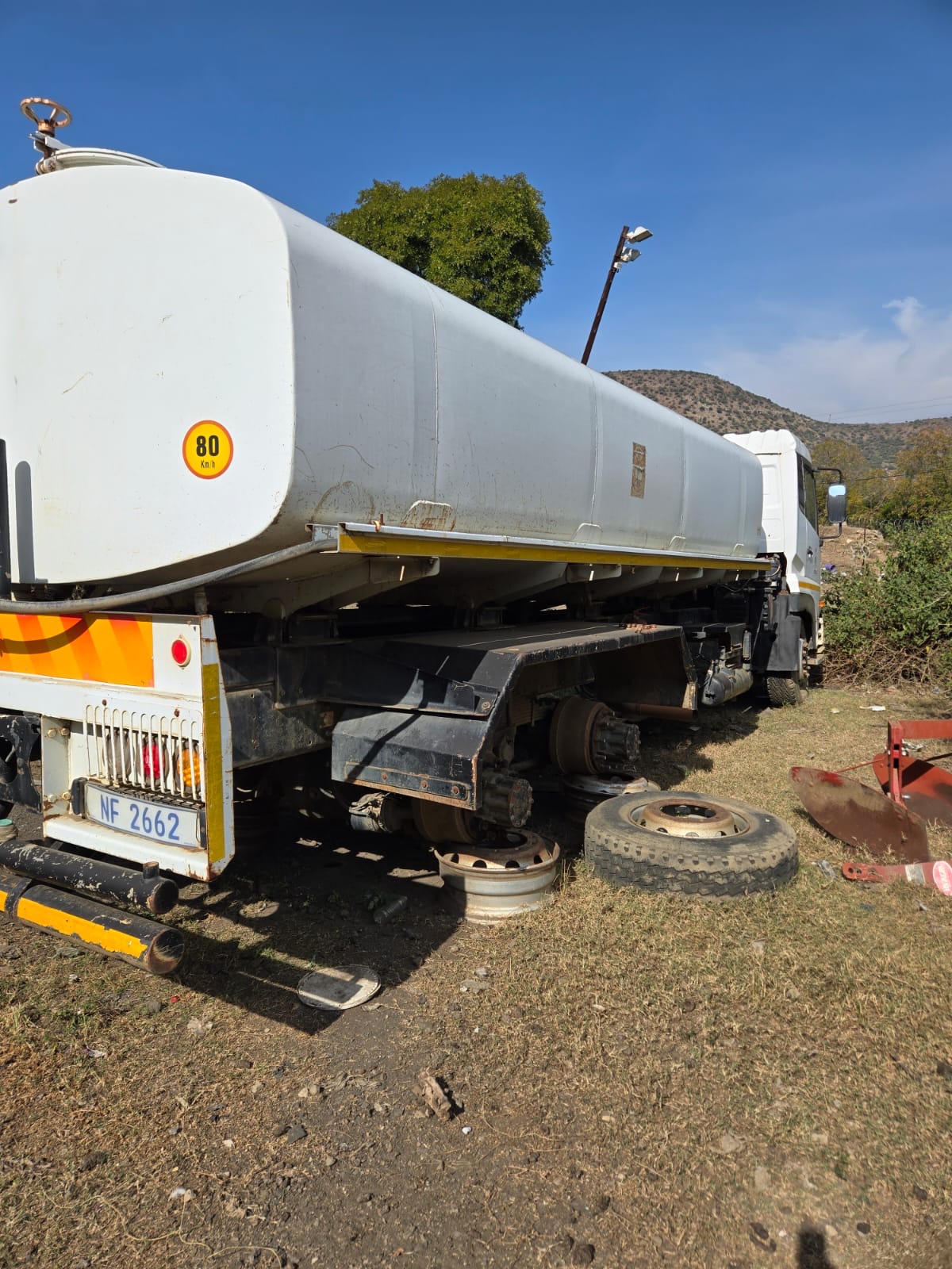 UD Trucks Water Tanker NF2662 — Tank Rear