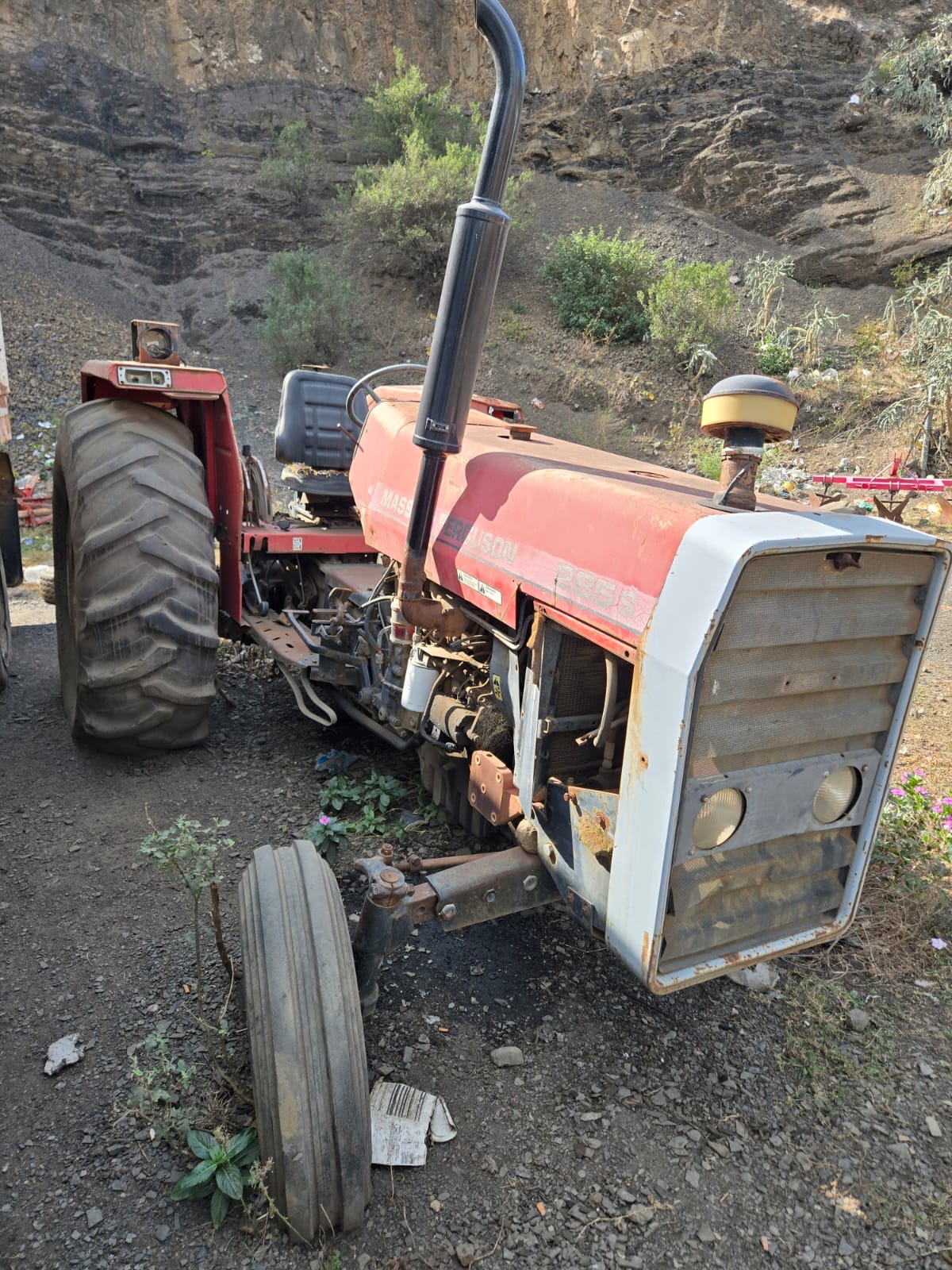 Massey Ferguson 290 Tractor — Side